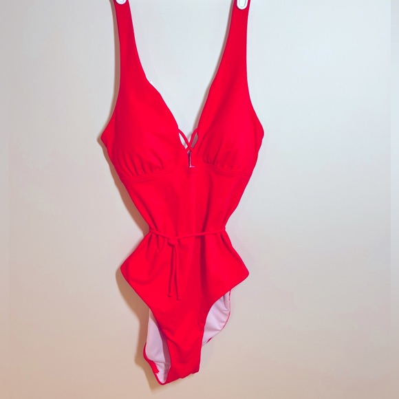 moontide Swim Nwt Moontide New Zealand In The Color Coral Us Size 6